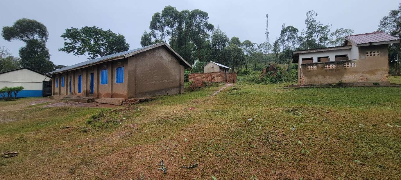 Schulgebäude der St. Balikuddembe Primary School in Buwama, Uganda